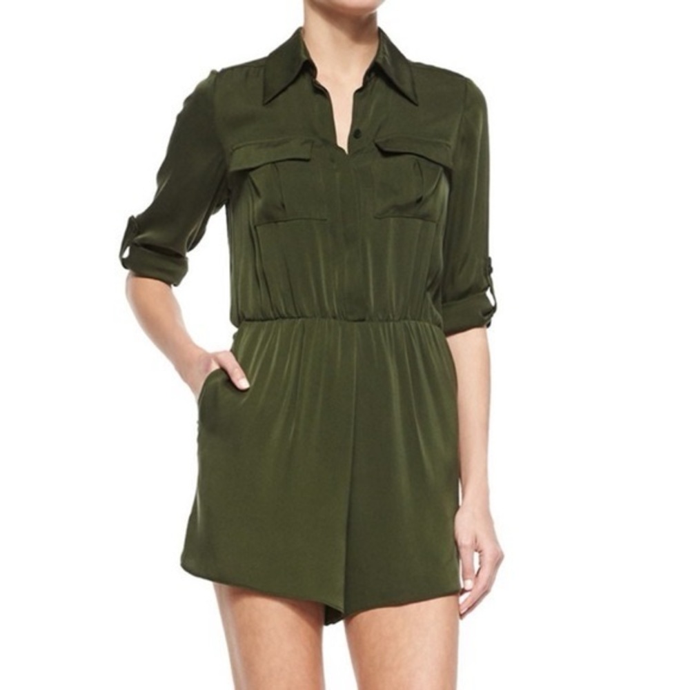 EUC Alice + Olivia Meera Tab-Sleeve Short Romper